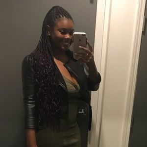 Meet your Posher, Aariona